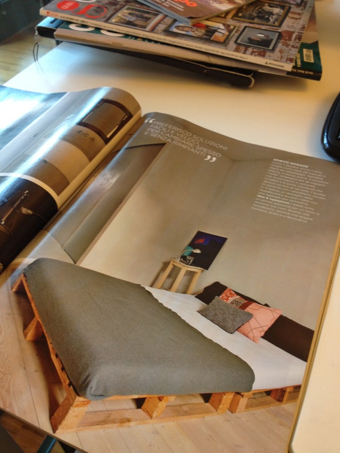 un letto super Economico visto su Hearst HOME Settembre 2013