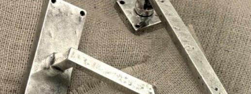 maniglie_per_porte_Giara_serie_Quadra_artigianale