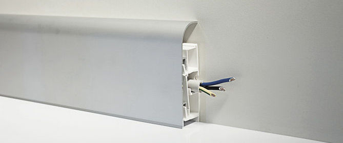 Battiscopa_Passacavo_669x1000